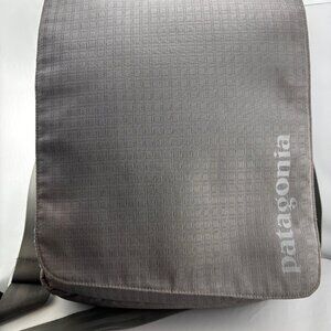 Patagonia Daily Grind Messenger Bag Laptop Seatbelt Strap Crossbody Gray